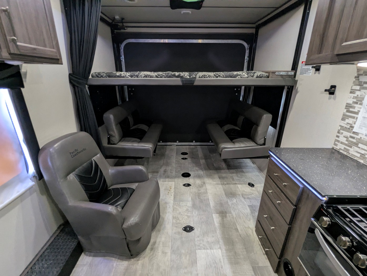 2021 PACIFIC COACHWORKS BLAZEN 2614 - Image 11