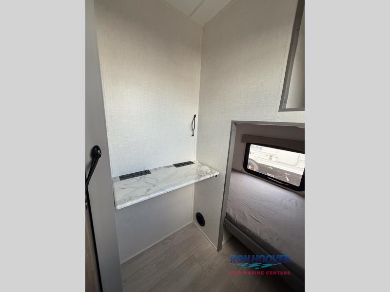2025 COACHMEN 282DORM - Image 17