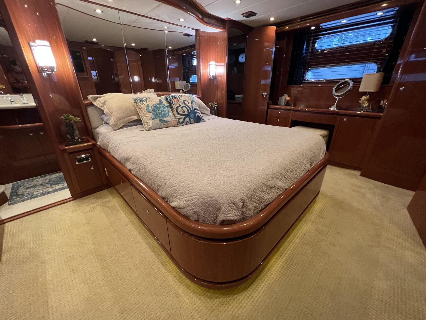 2012 Hampton - Image 24
