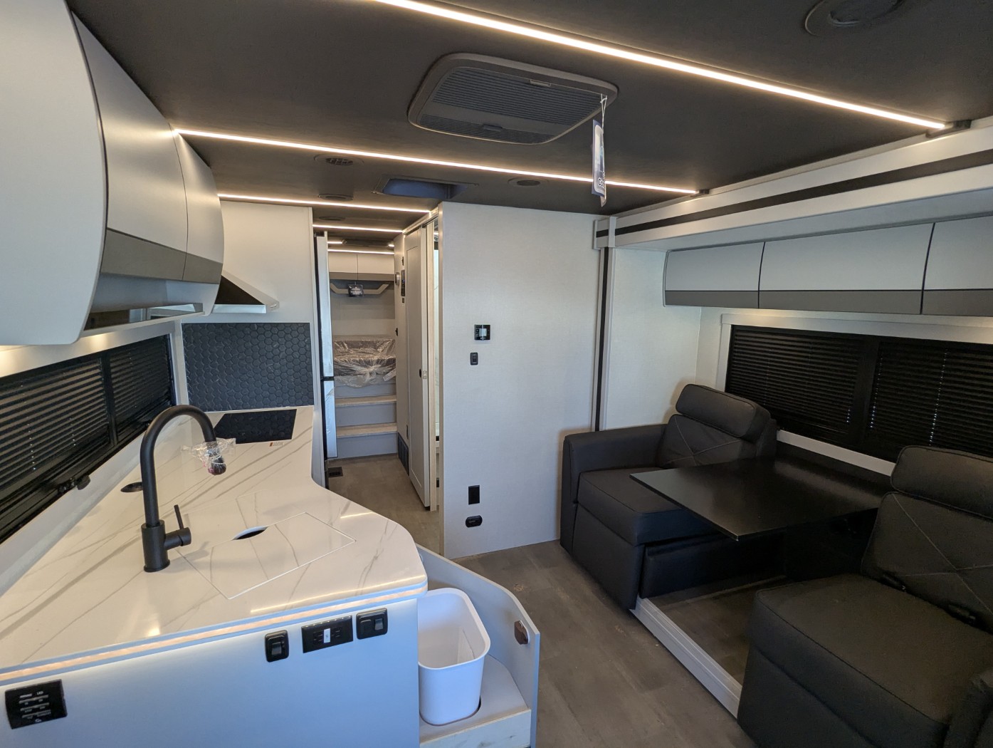 2026 Coachmen Euro 25TB - Image 11