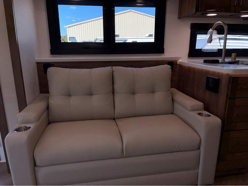 2026 ENTEGRA COACH ACCOLADE 37M - Image 19