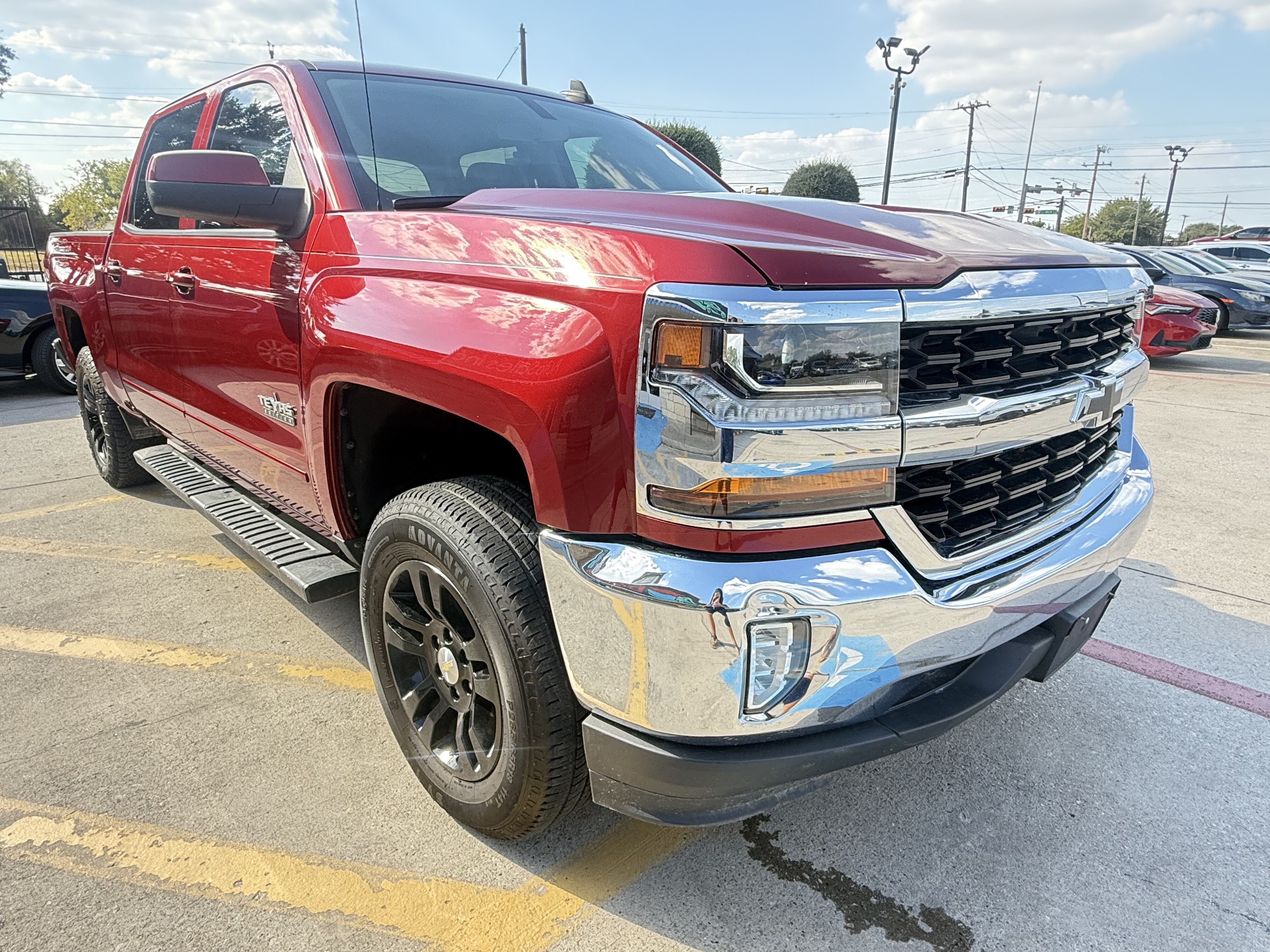2018 Chevrolet Silverado 1500 Crew Cab LT 4WD - Image 13