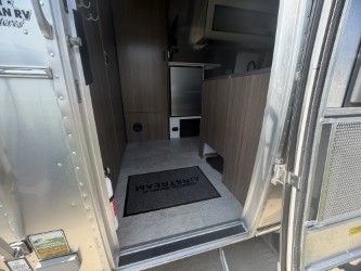 2022 AIRSTREAM CARAVEL 22FB - Image 3