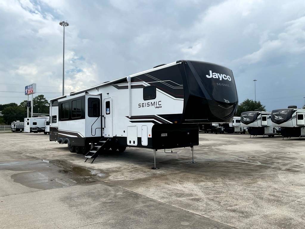 2026 JAYCO SEISMIC 395 - Image 8
