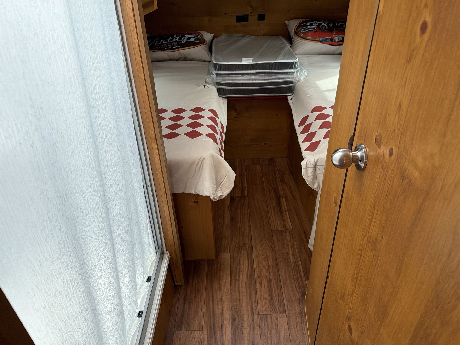 2022 Gulf Stream Vintage Cruiser 23TWS - Image 17