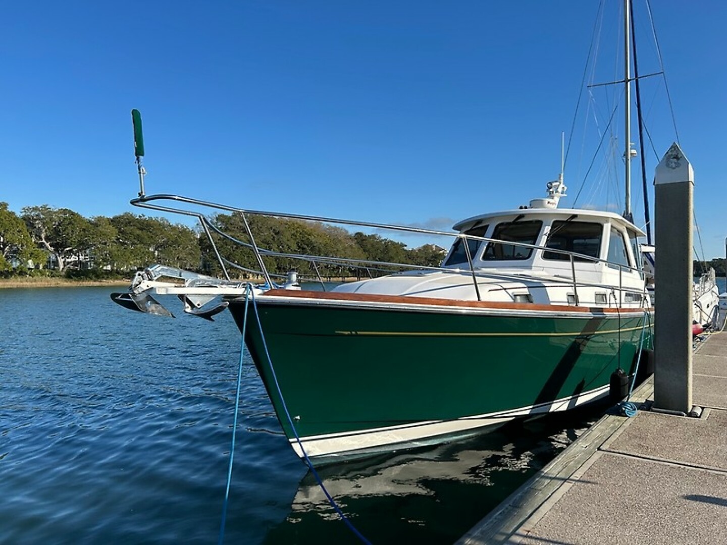 2004 Sabre 42 Express Hardback Base - Image 2