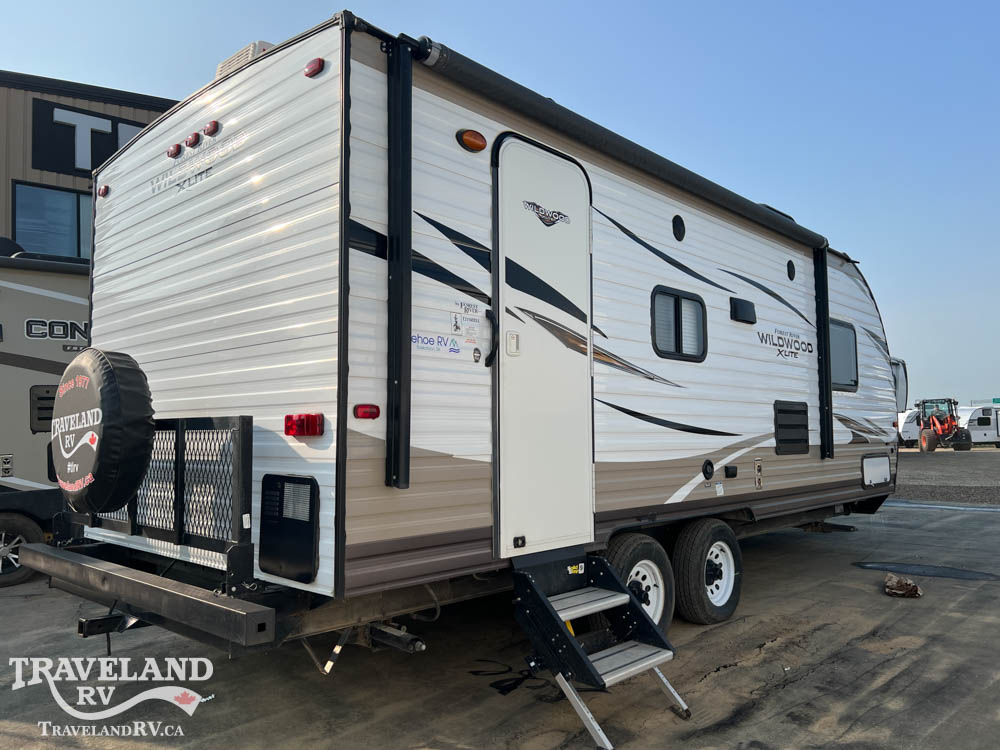2018 Forest River Wildwood X-Lite West 210RBXL - Image 7
