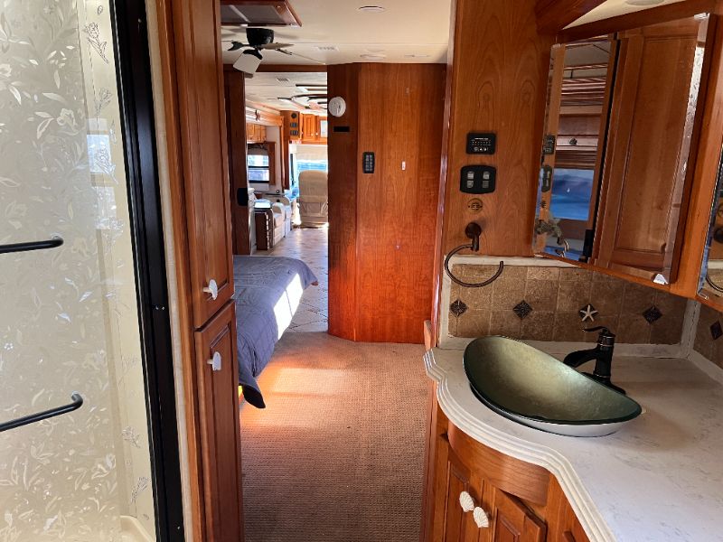 2009 Monaco RV Dynasty Yorkshire IV - Image 27