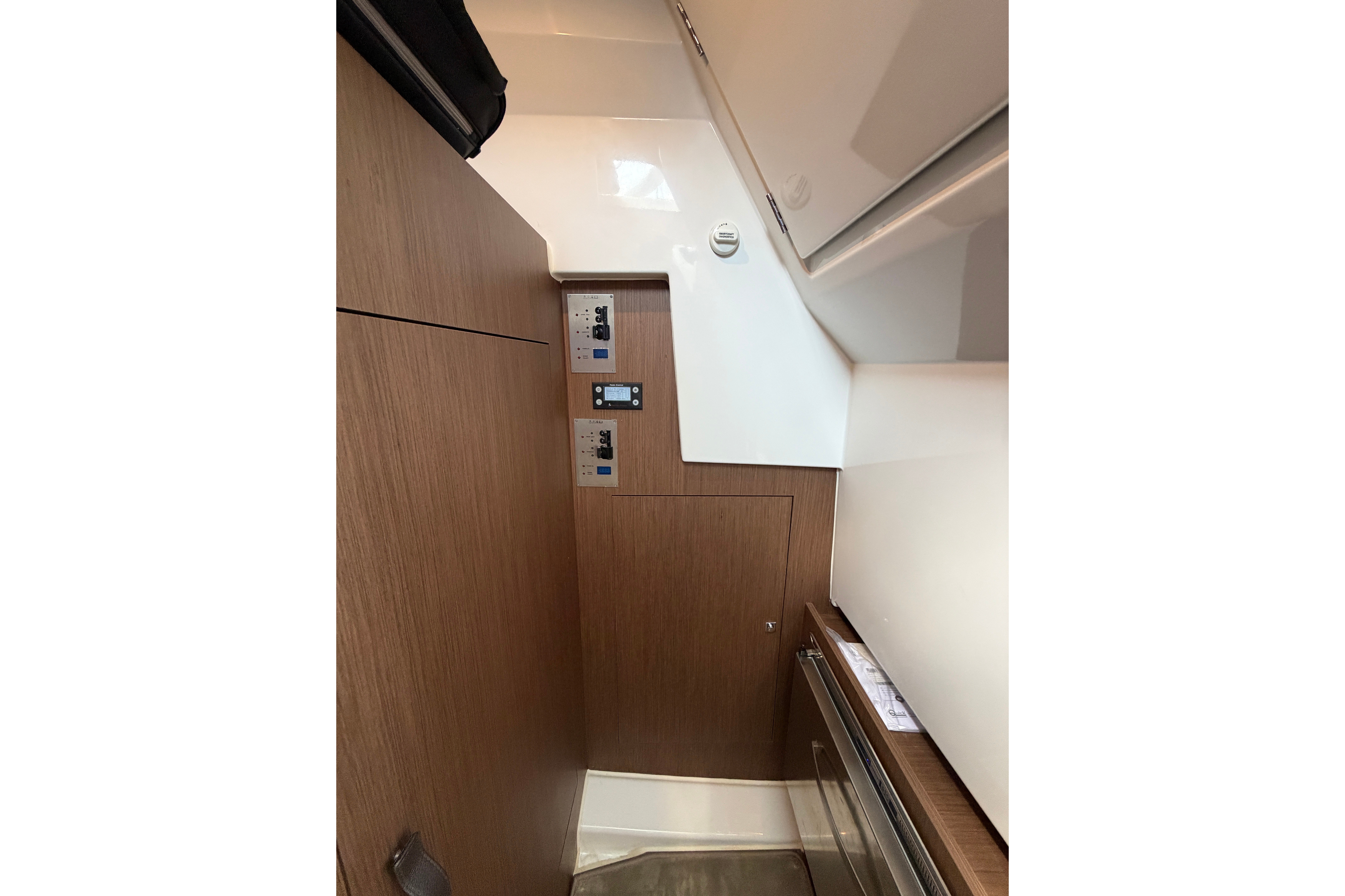 2023 Beneteau Antares 11 OB - Image 64