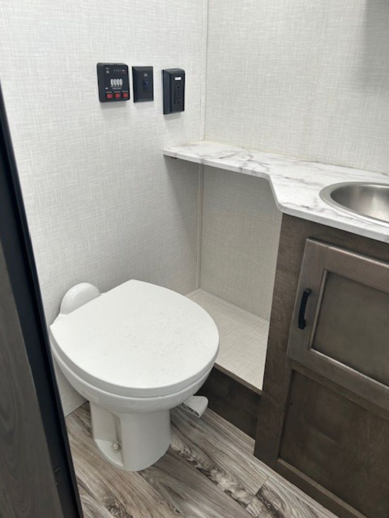 2023 Venture RV Sonic Lite SL170VBH - Image 12