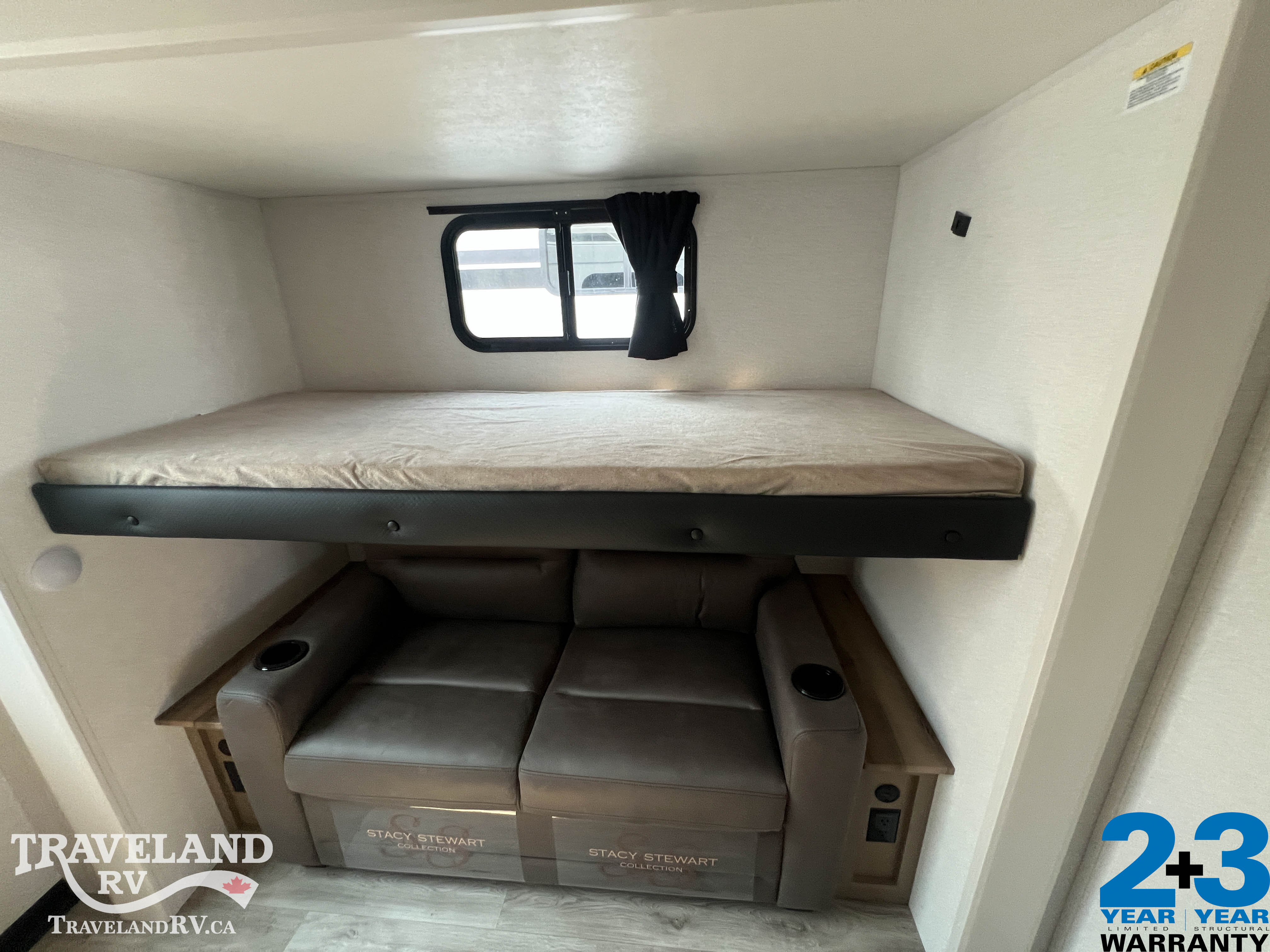 2027 Jayco Eagle 312BHOK - Image 14