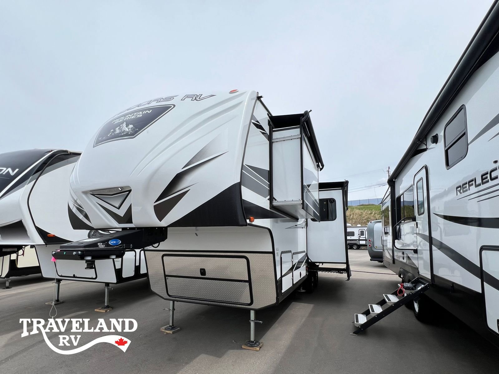 2023 Outdoors RV Mountain Series Glacier Peak F27MKS - Image 5