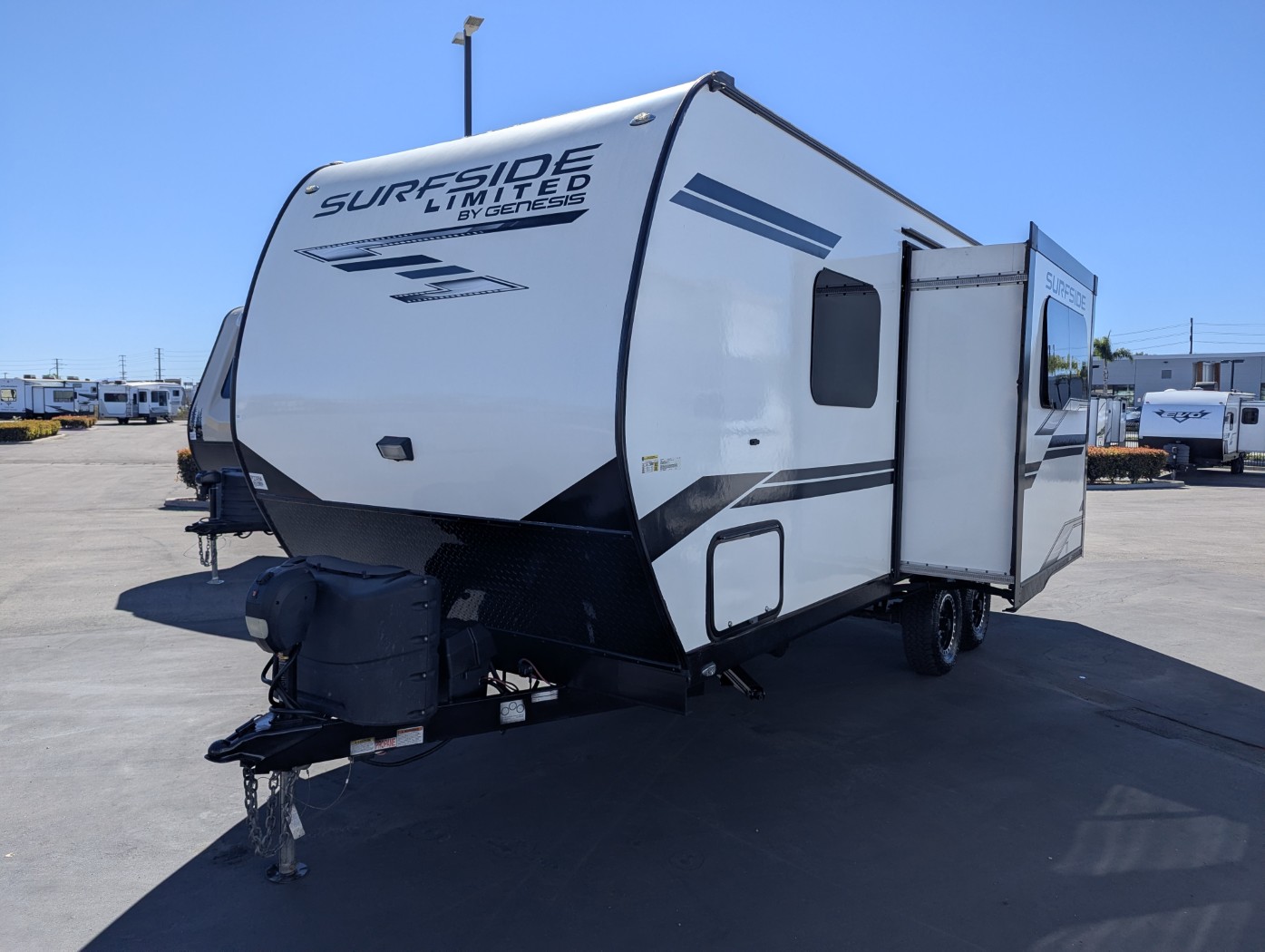 2024 Genesis Supreme Surfside Limited 19FSS - Image 4