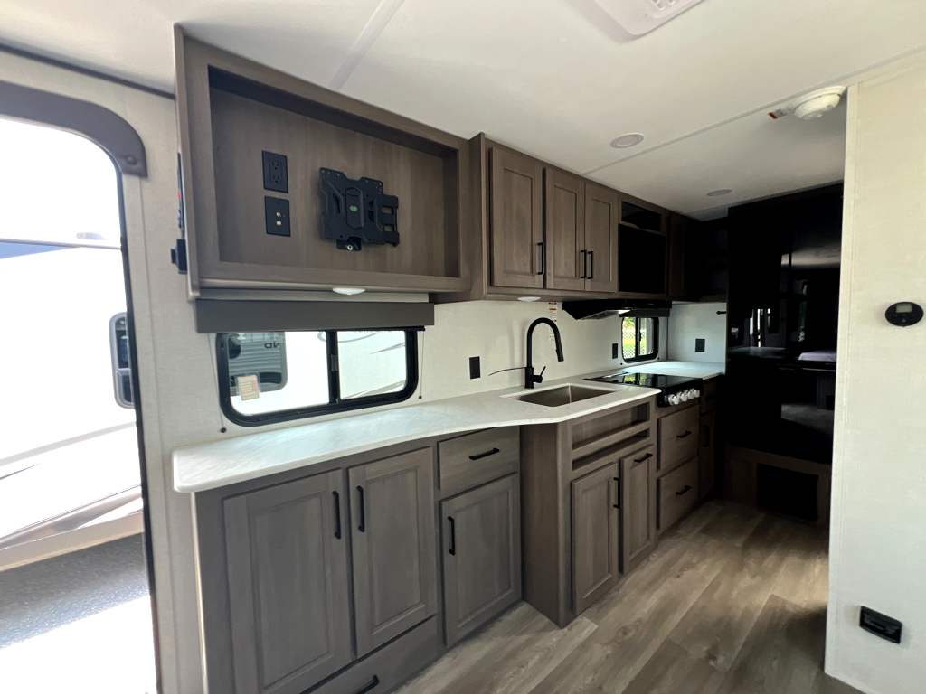 2026 GRAND DESIGN TRANSCEND 20MKX - Image 8