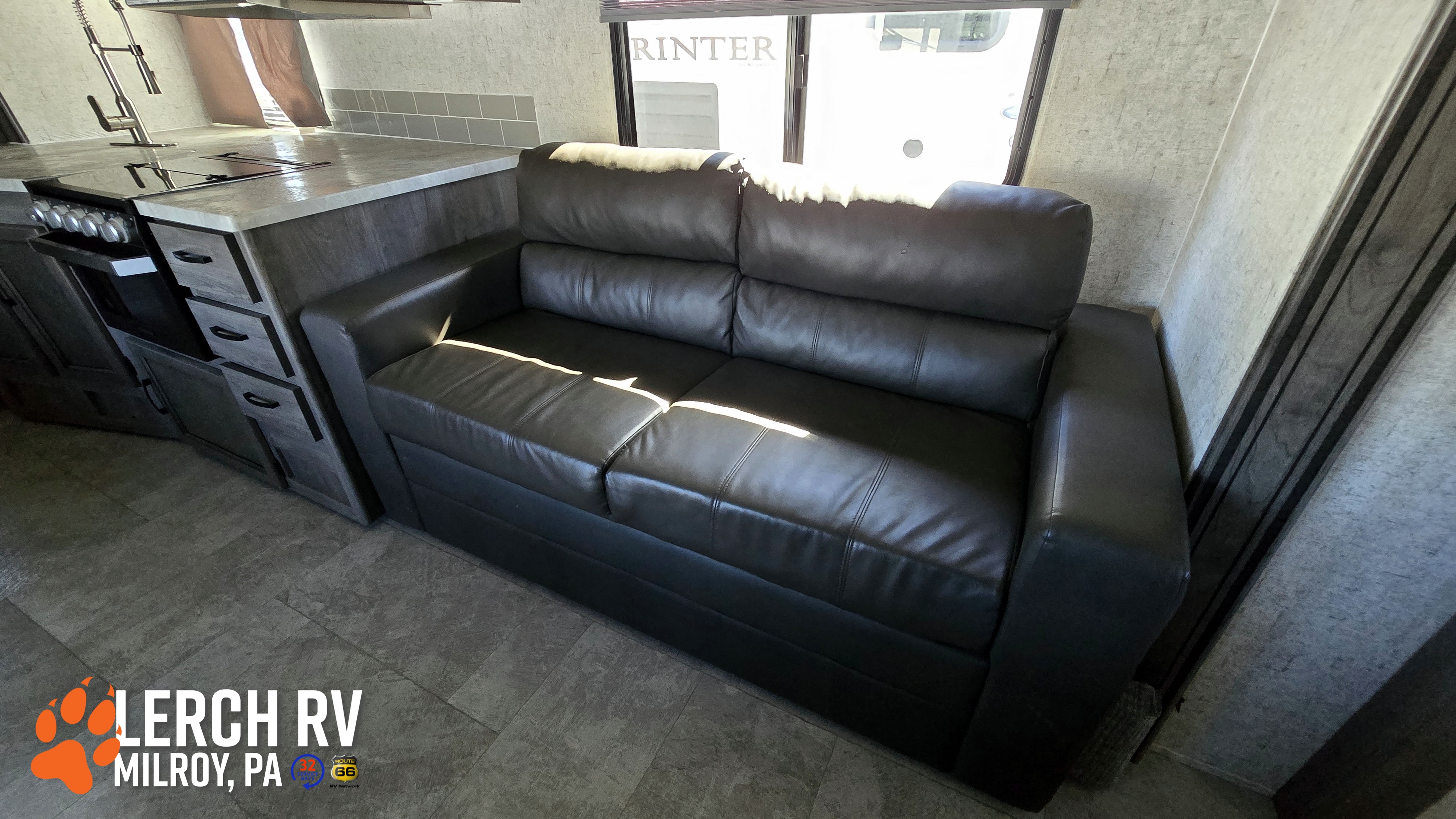 2019 FOREST RIVER APEX 300BHS - Image 11