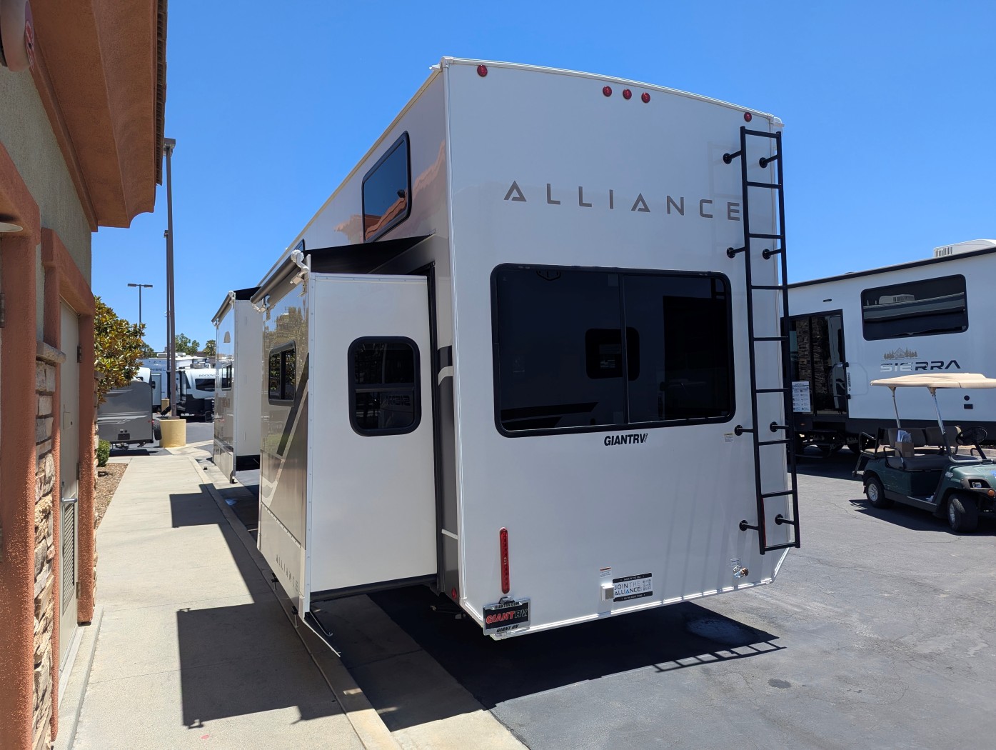 2026 Alliance RV Benchmark 42LFT - Image 4