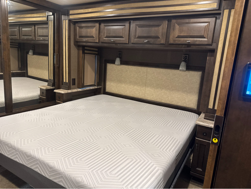 2018 TIFFIN ALLEGRO RED 33AA - Image 21