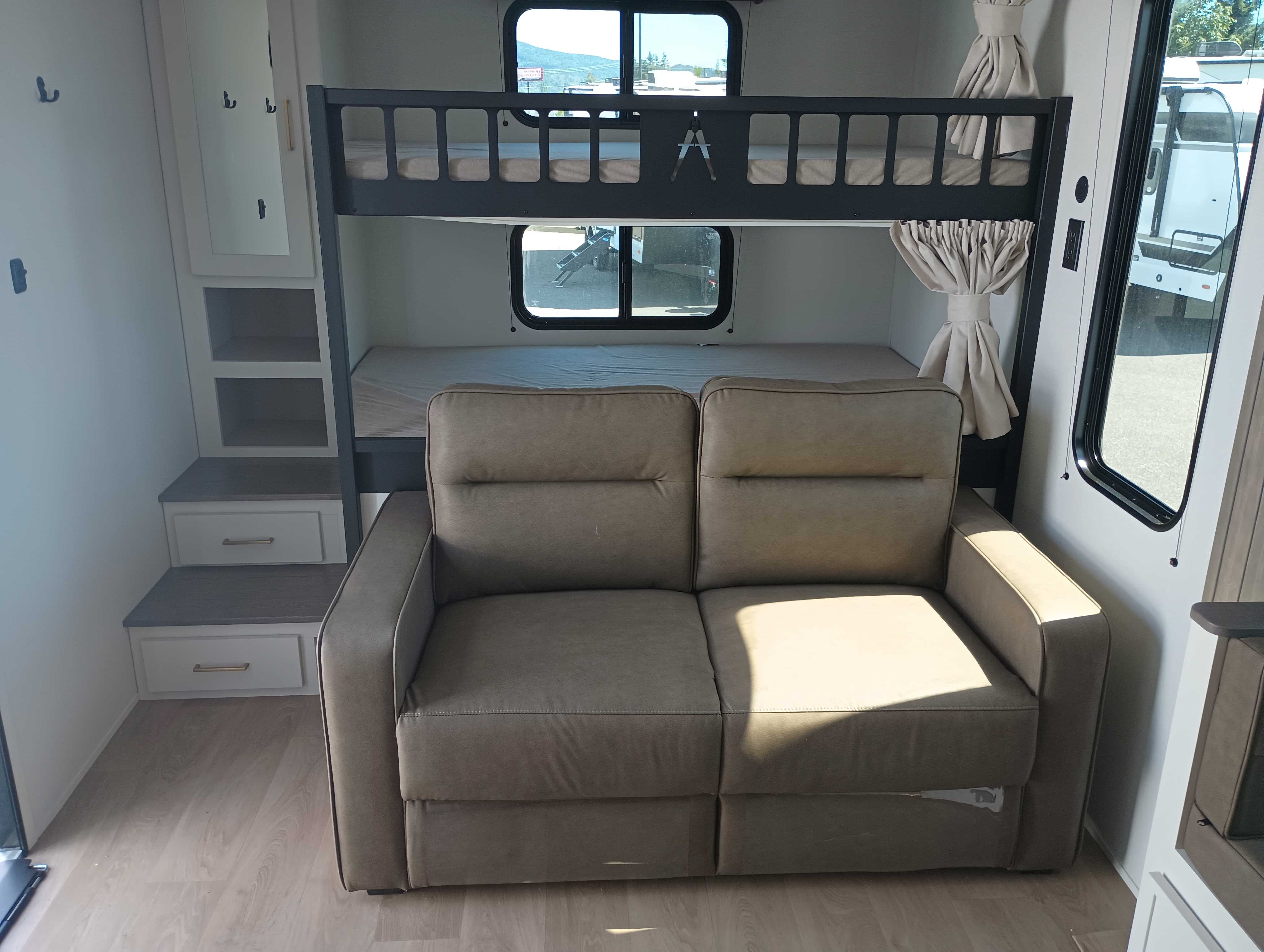 2027 Grand Design Transcend 265BHT - Image 17