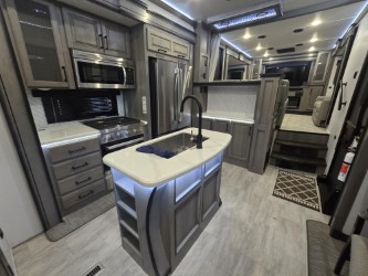 2023 KEYSTONE MONTANA LEGACY 3761FL - Image 12