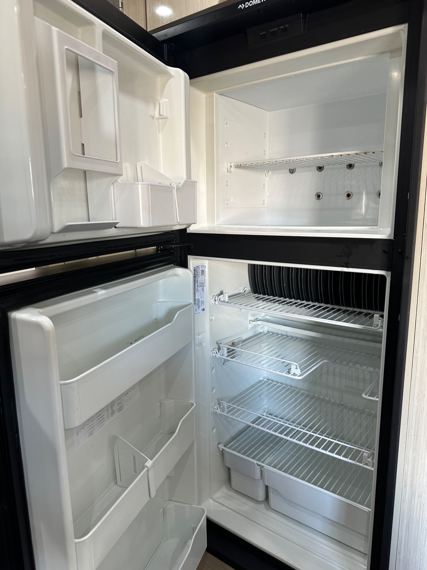 2019 Airstream International Serenity 28RBQ - Image 15