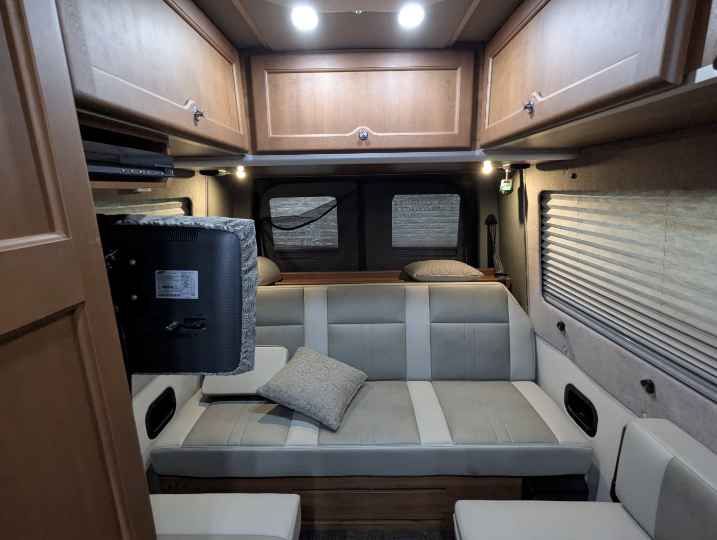 2016 Roadtrek CS Adventurous XL Edition - Image 25