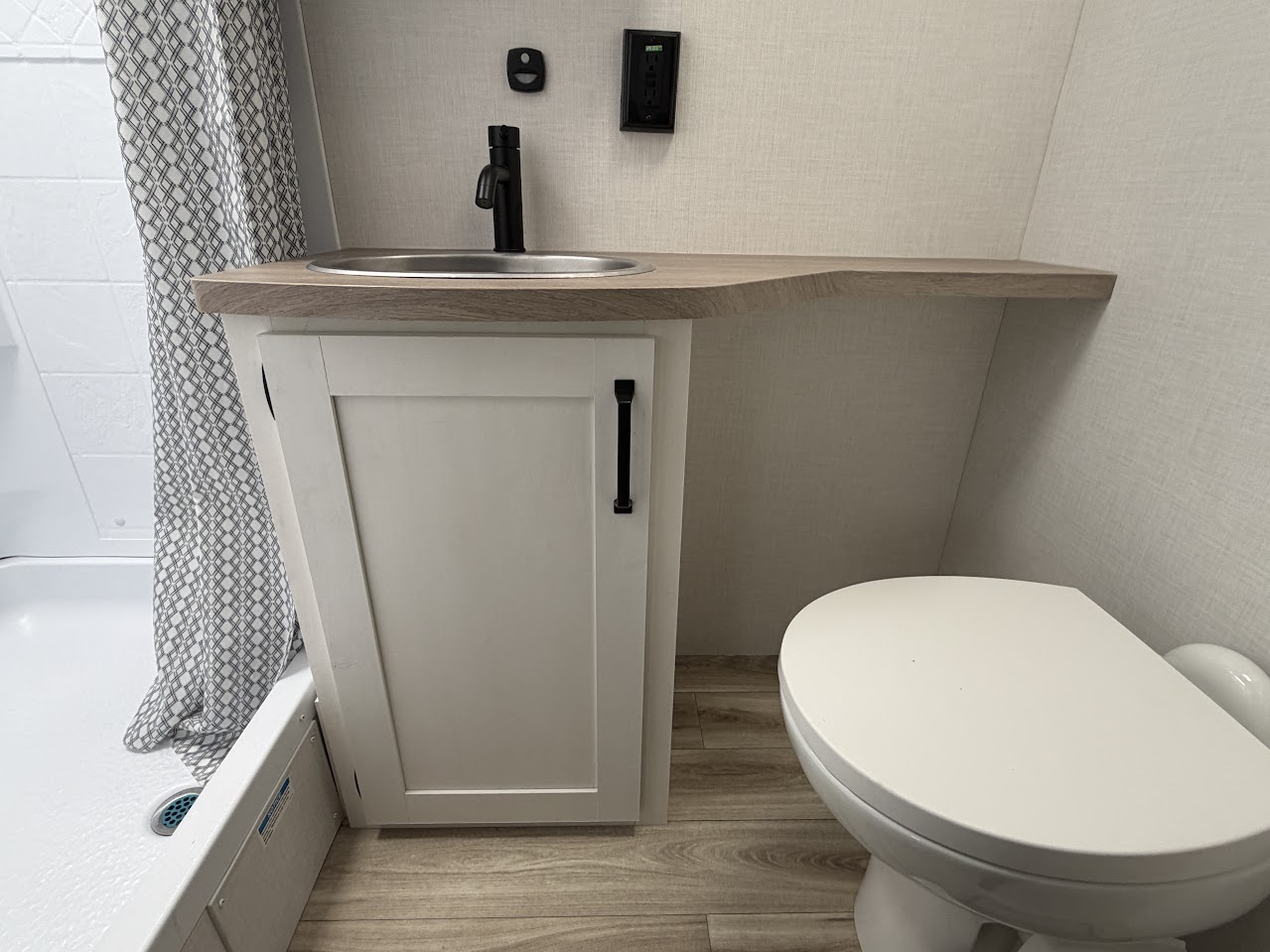 2027 VENTURE RV SIENNA 281VQB - Image 28