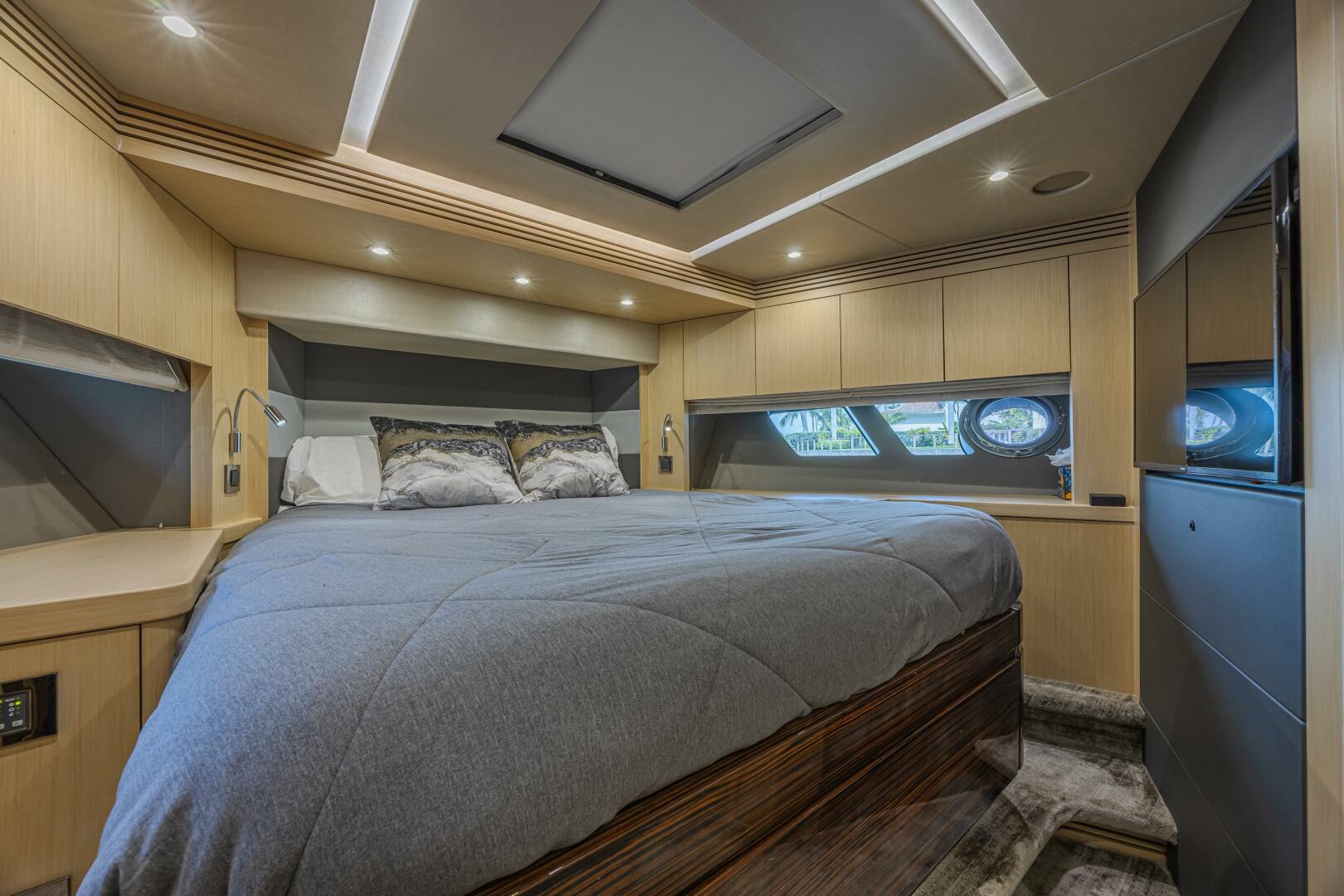 2017 Sunseeker 75 Yacht - Image 46