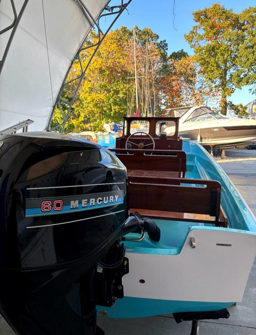 2017 Boston Whaler - Image 3