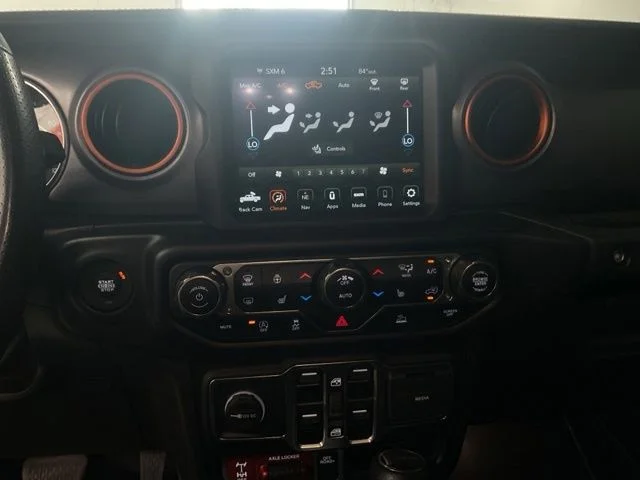 2022 Jeep Gladiator Crew Cab Mojave 4WD - Image 17