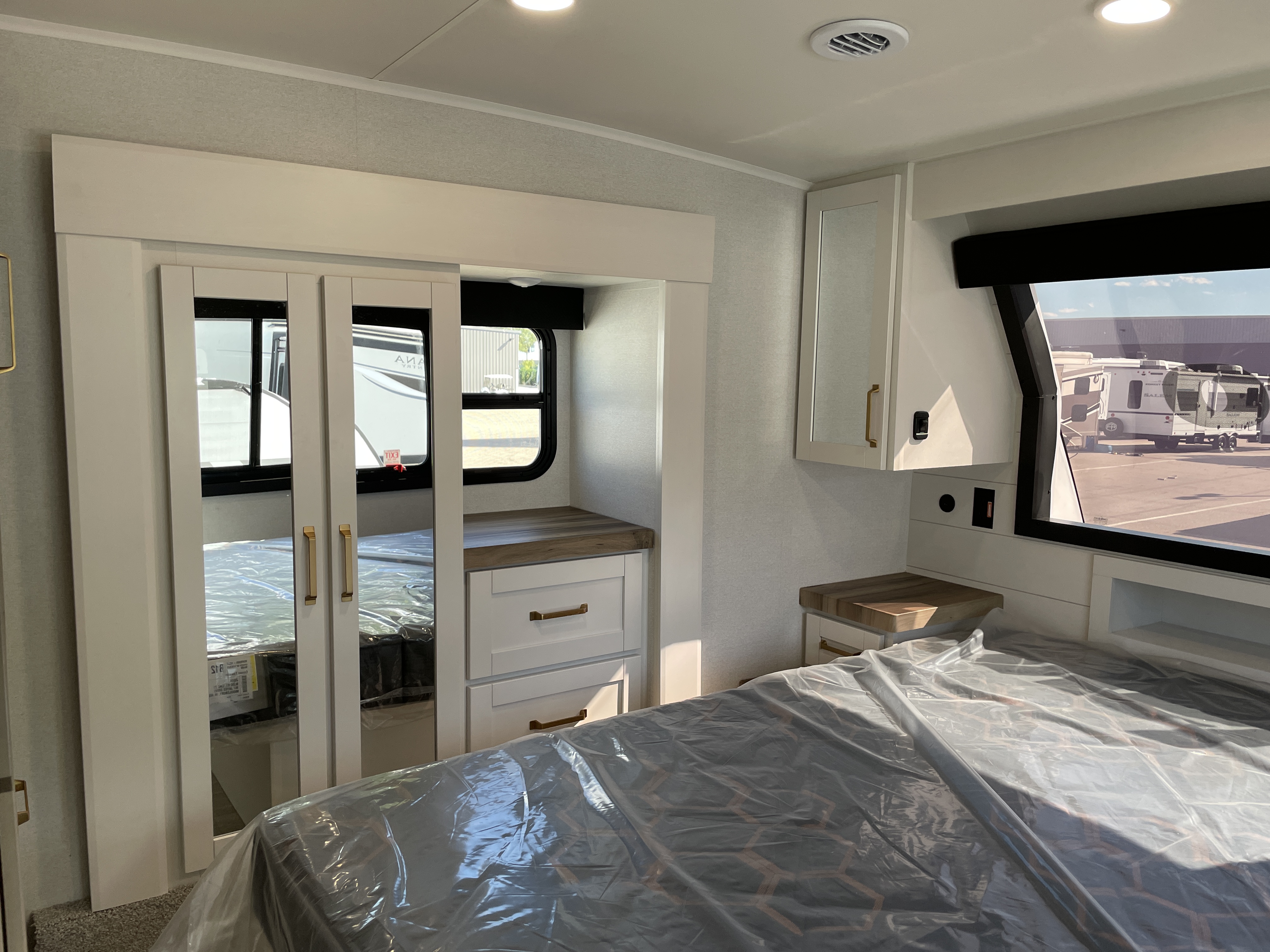 2027 Jayco Eagle 31QBH - Image 29