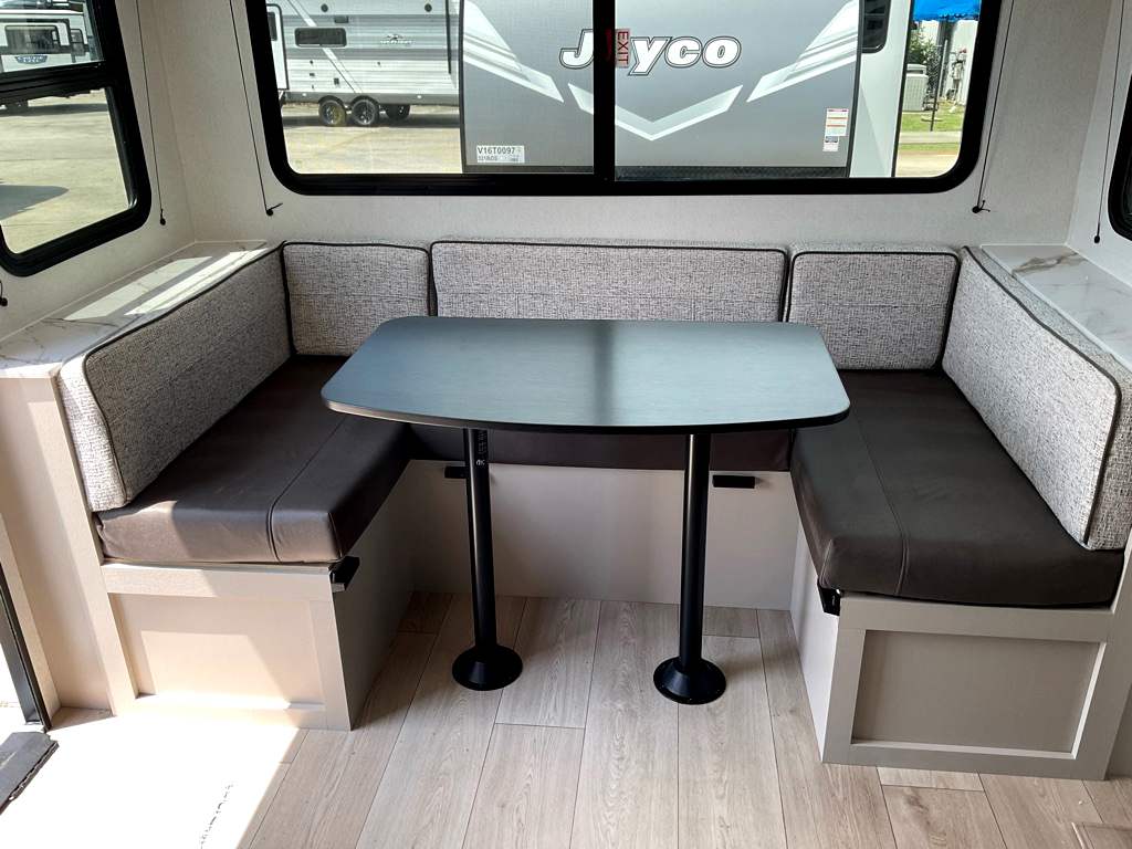 2027 JAYCO Jay Feather 25 RLSL - Image 10