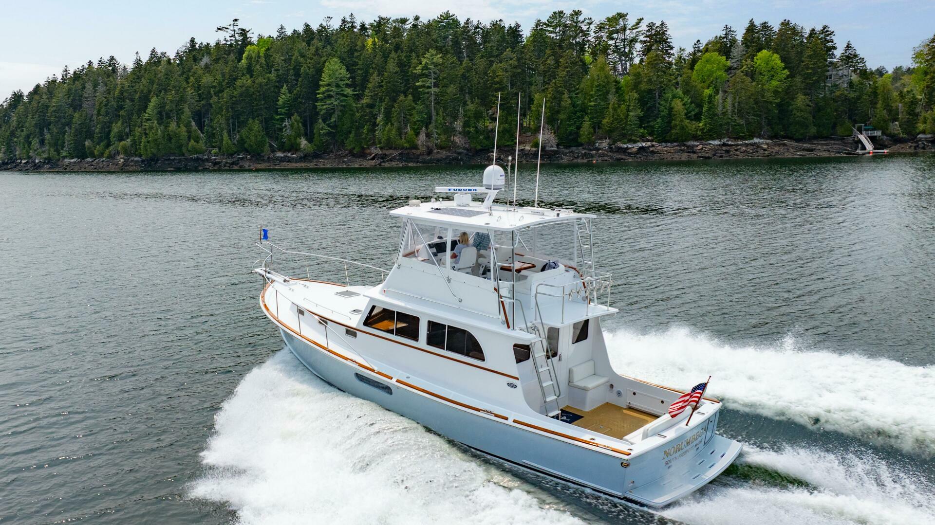 2019 Lowell Flybridge - Image 31