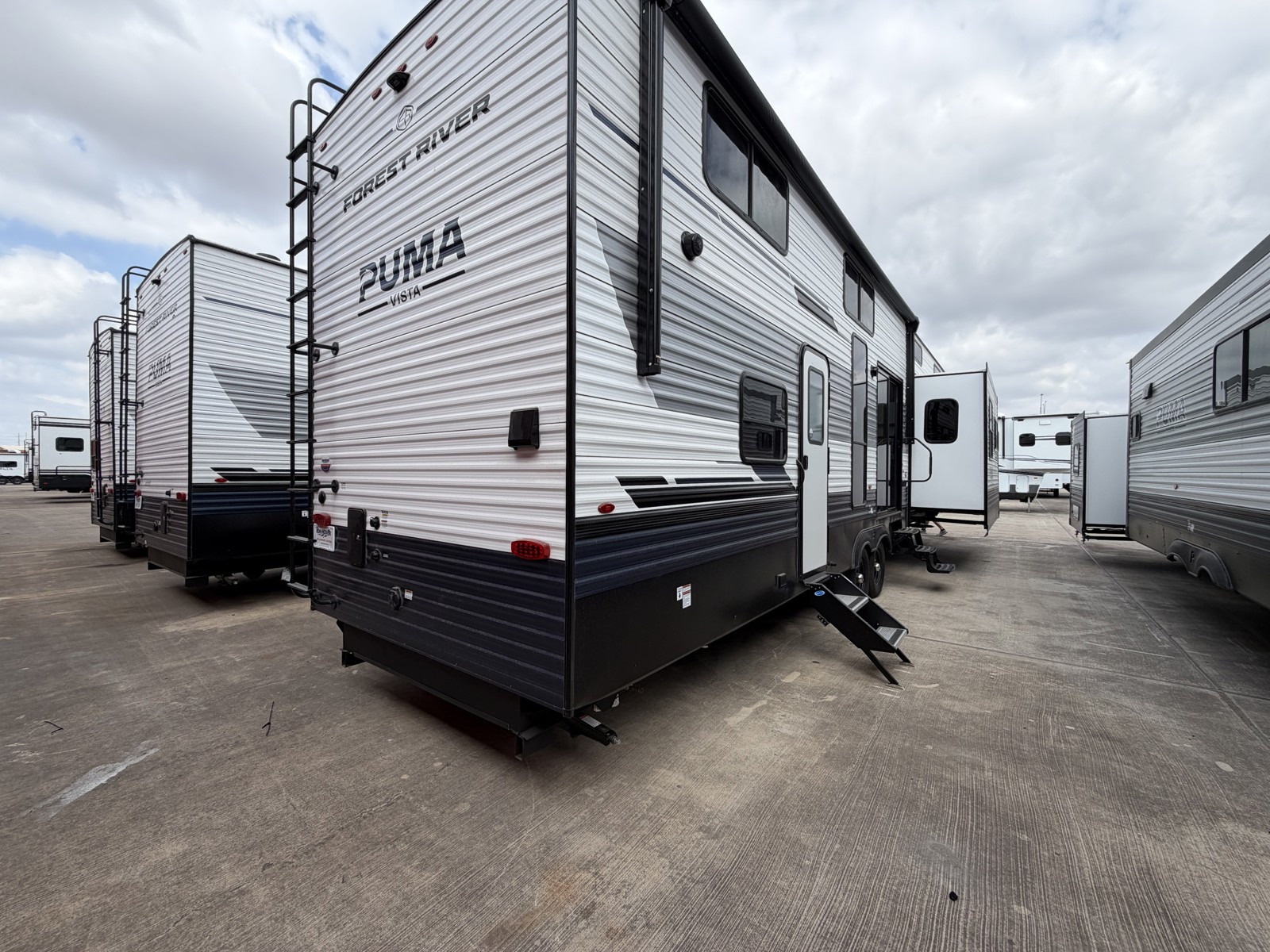 2026 PALOMINO 402LFT - Image 28