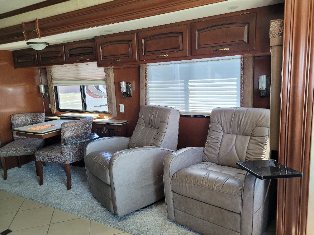 2011 Newmar Dutchstar 4020 - Image 8