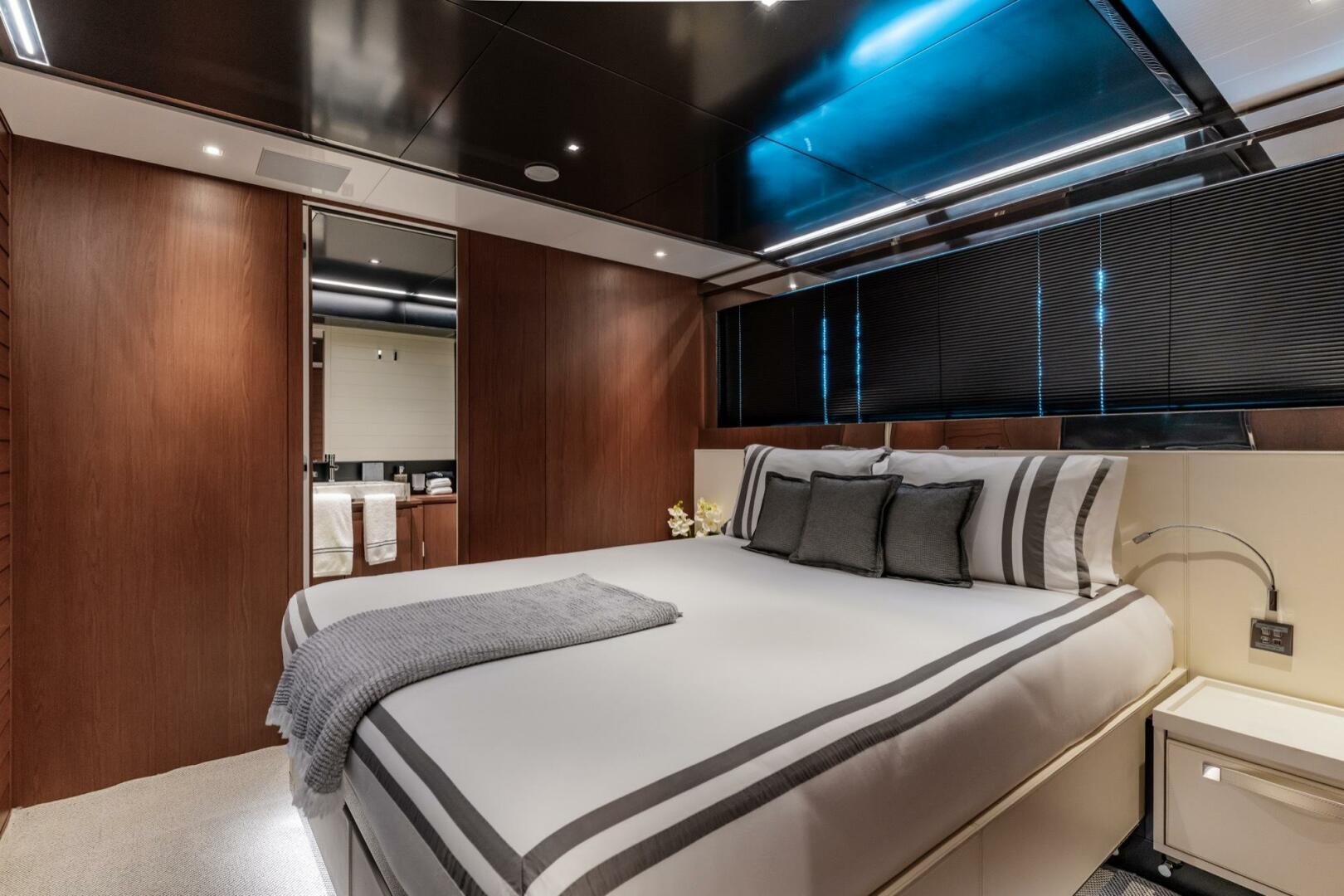 2019 Riva - Image 15