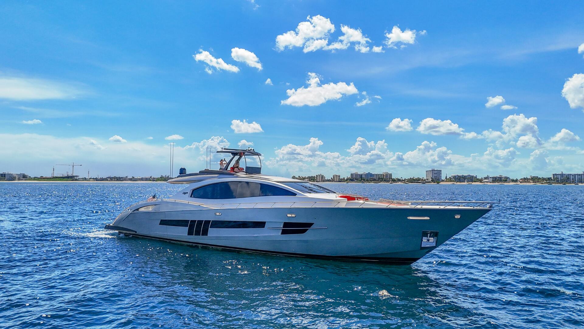 2010 Lazzara Yachts LSX 92 - Image 3