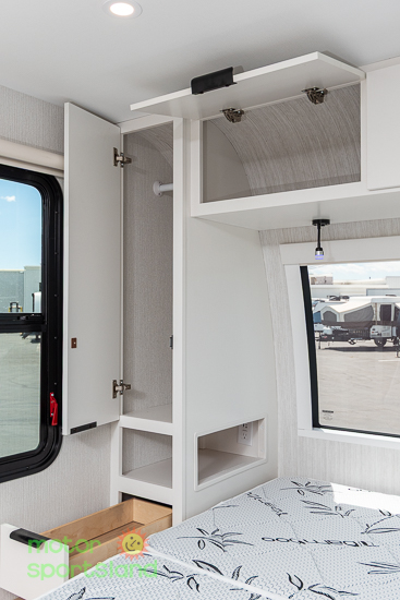 2026 Winnebago Thrive 22MBH - Image 1