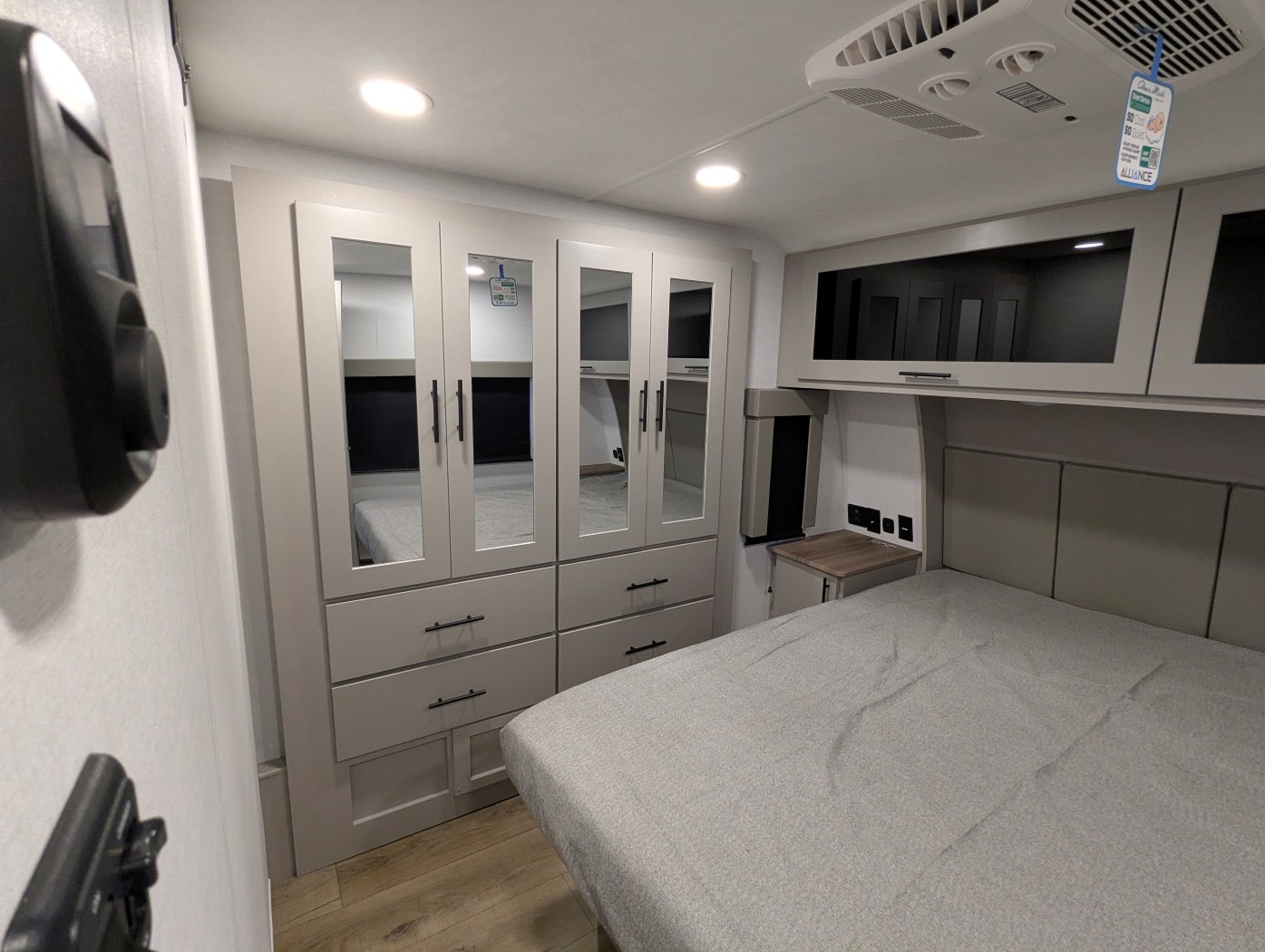 2026 Alliance RV Valor 32A10 - Image 10