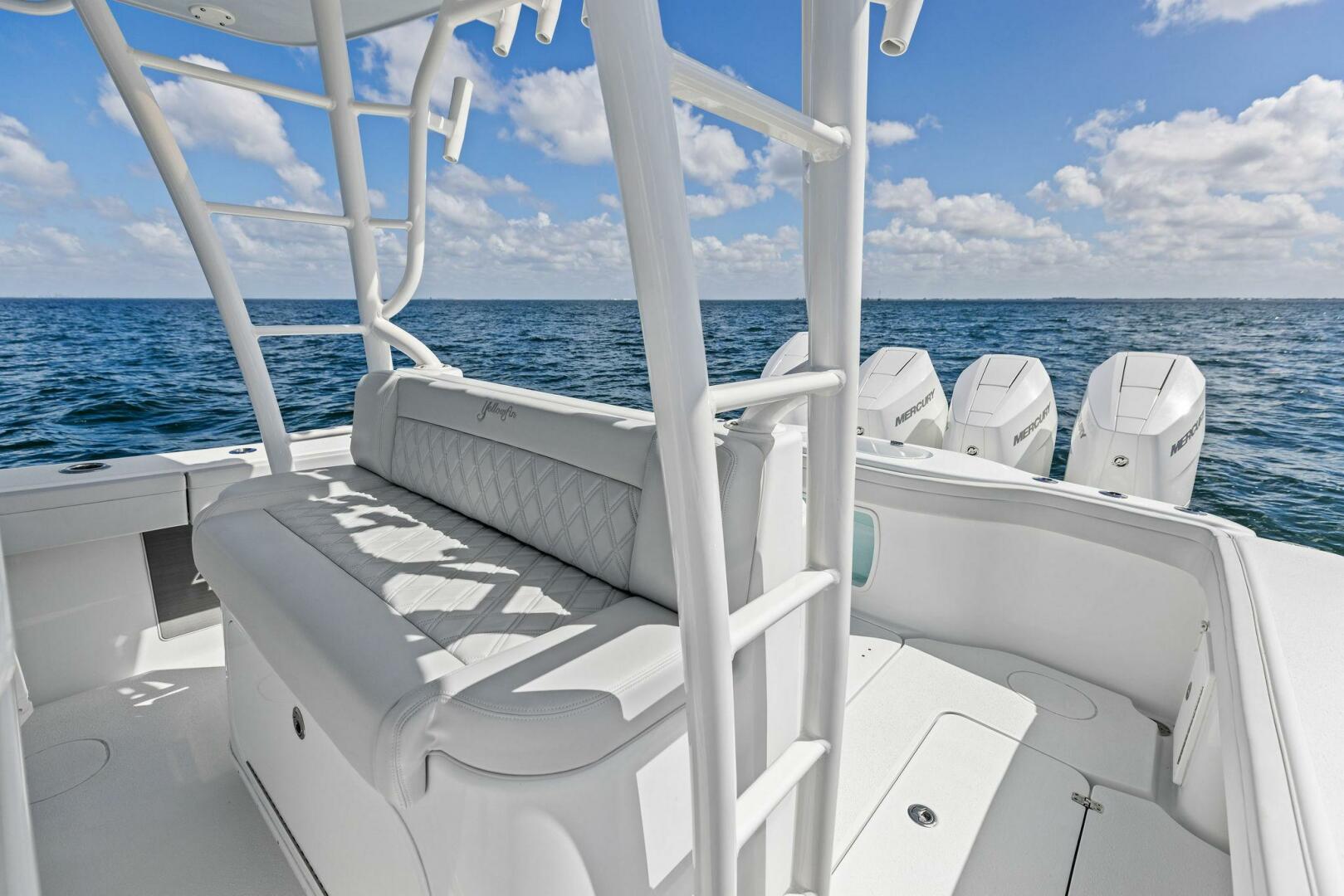 2024 Yellowfin 42 Offshore - Image 4