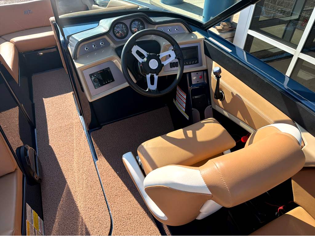 2022 MasterCraft NXT 22 - Image 15