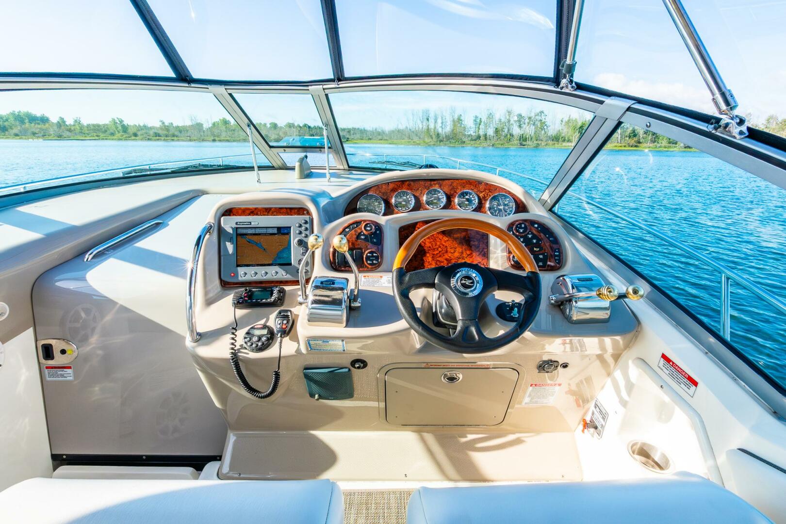2007 Sea Ray 320 Sundancer - Image 12