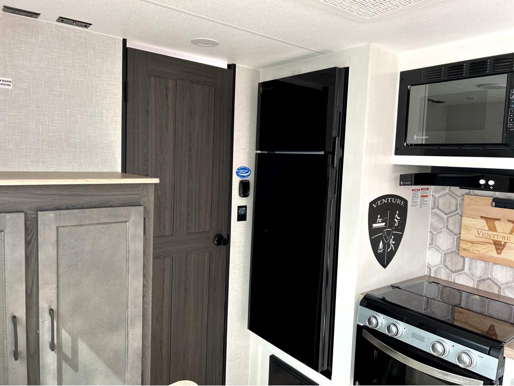 2026 VENTURE RV SPORTTREK STINGER 192VRB - Image 10