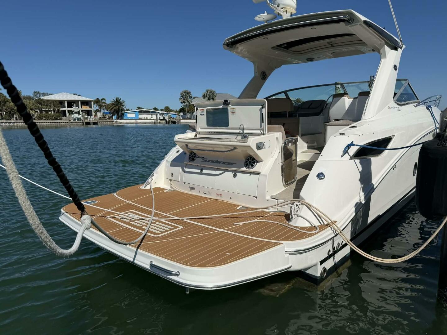 2016 Sea Ray 350 Sundancer - Image 6
