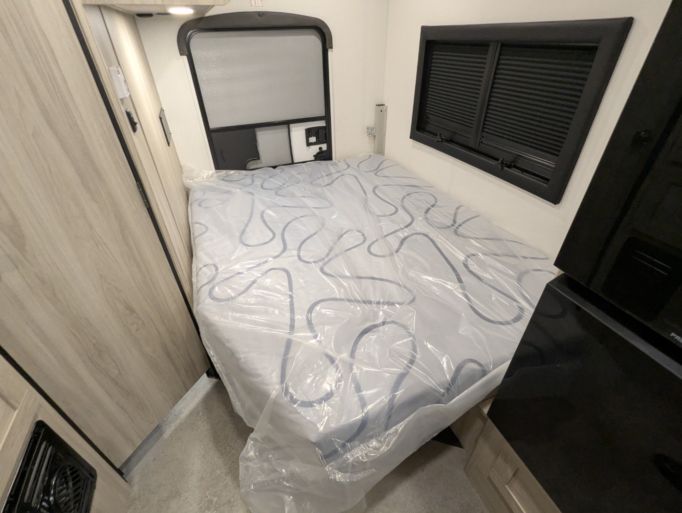 2027 Coachmen Cross Trail 22XG - Image 22