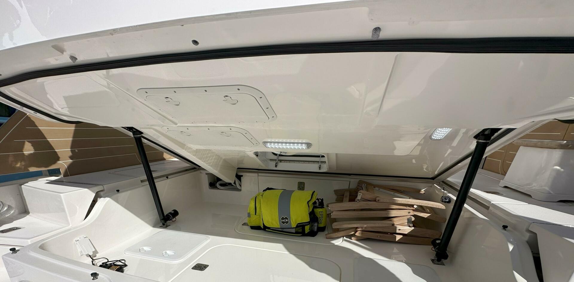 2025 Tiara Yachts EX 60 - Image 37