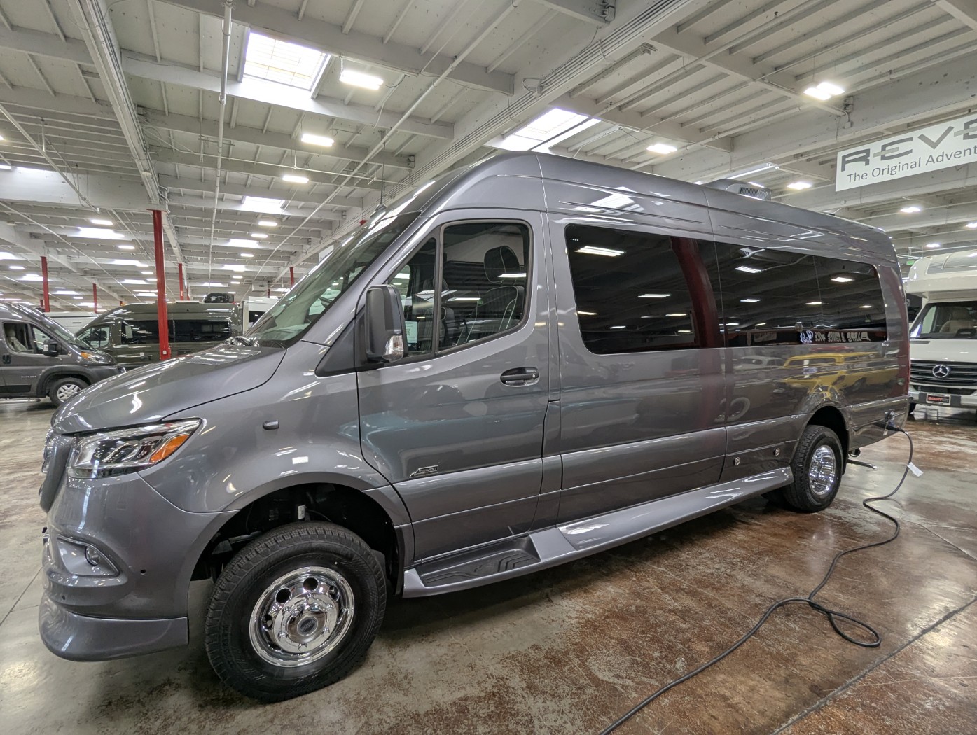 2027 Midwest Automotive Designs Luxe Cruiser - Image 4