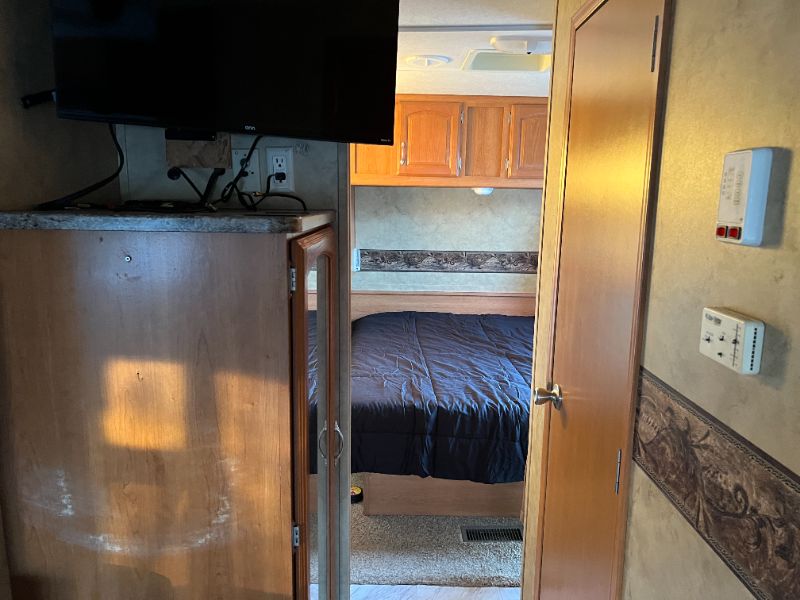 2008 Keystone Cougar 268RLS - Image 11