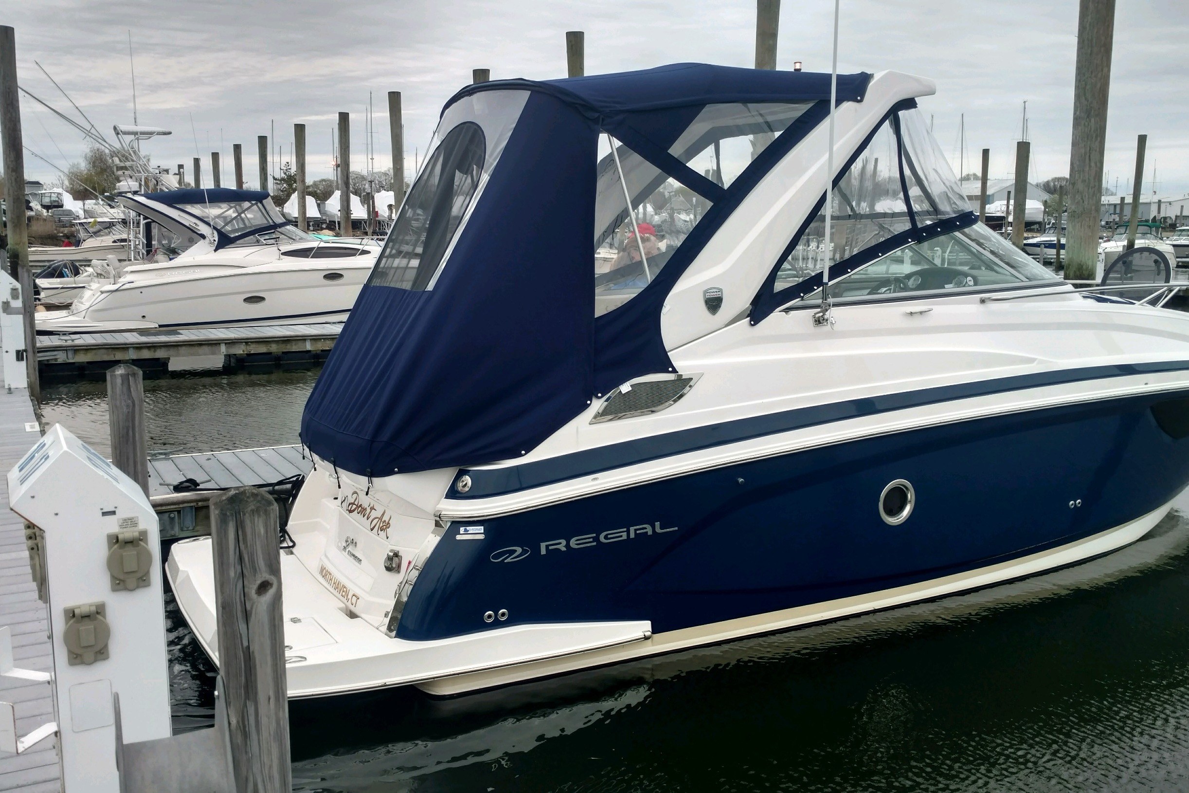 2018 Regal 28 Express - Image 3