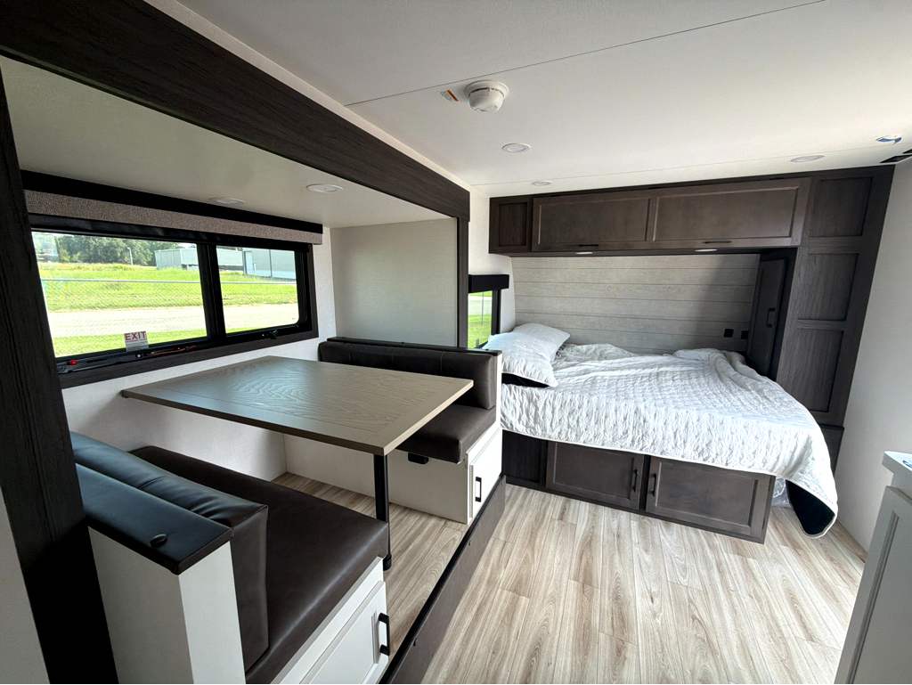 2026 VENTURE RV SPORTTREK STINGER 161VUD - Image 24