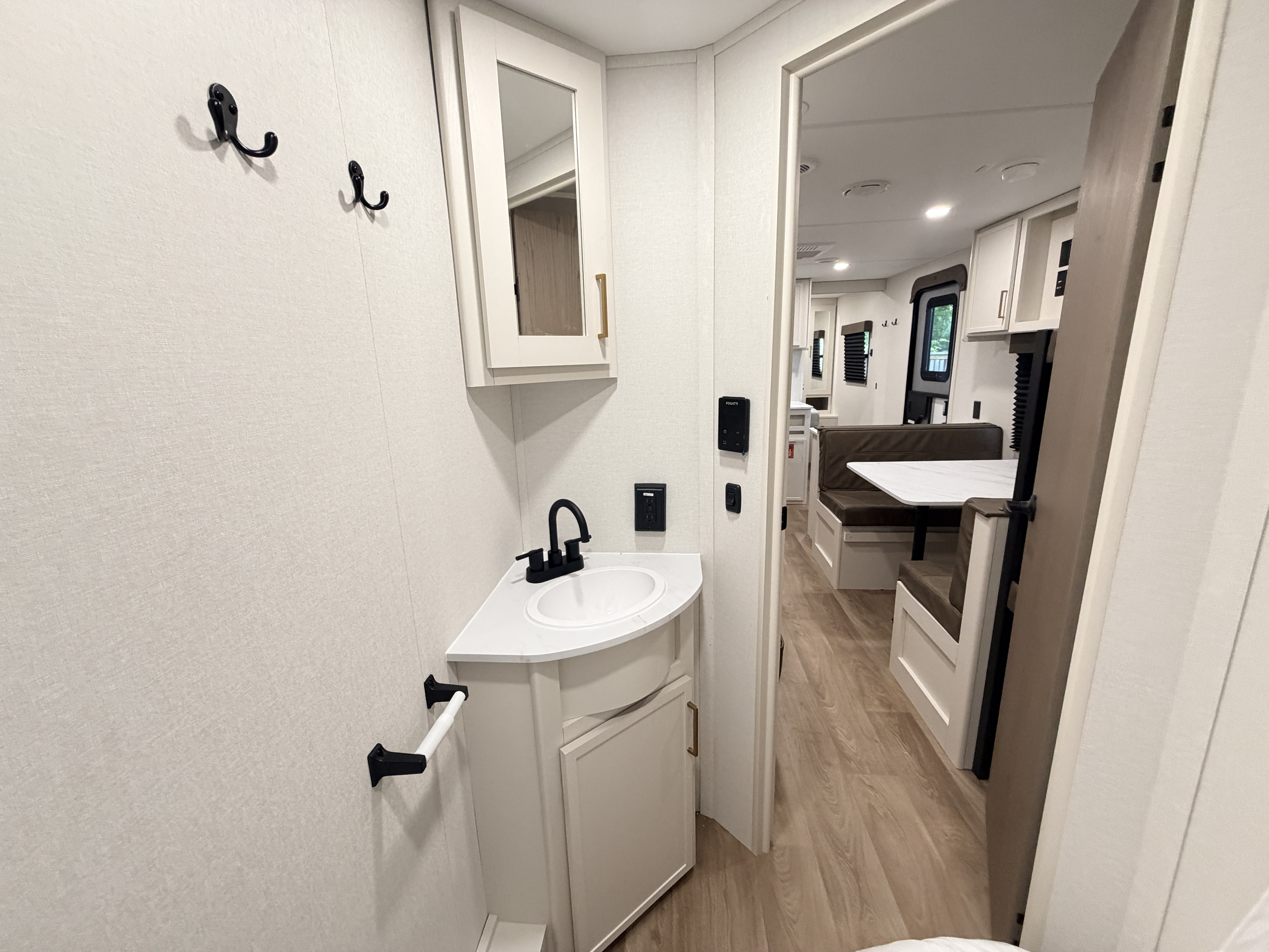 2027 Grand Design Transcend XPLOR 24BHX - Image 17